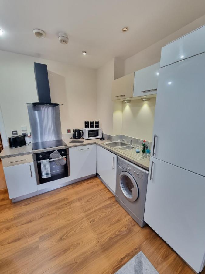 2 Bedroom - City Centre Location - Perfect For Family'S Bradford  Exterior photo